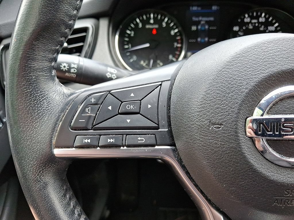 Used 2019 Nissan Rogue SV w/ Premium Package FWD image 17