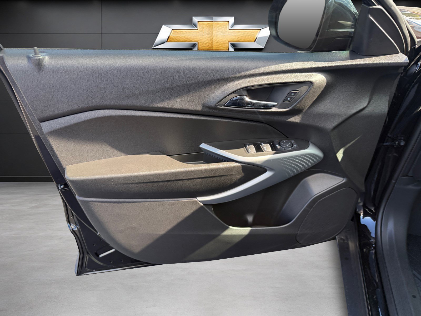 New 2026 Chevrolet Trax RS w/ Sunroof Package FWD image 10
