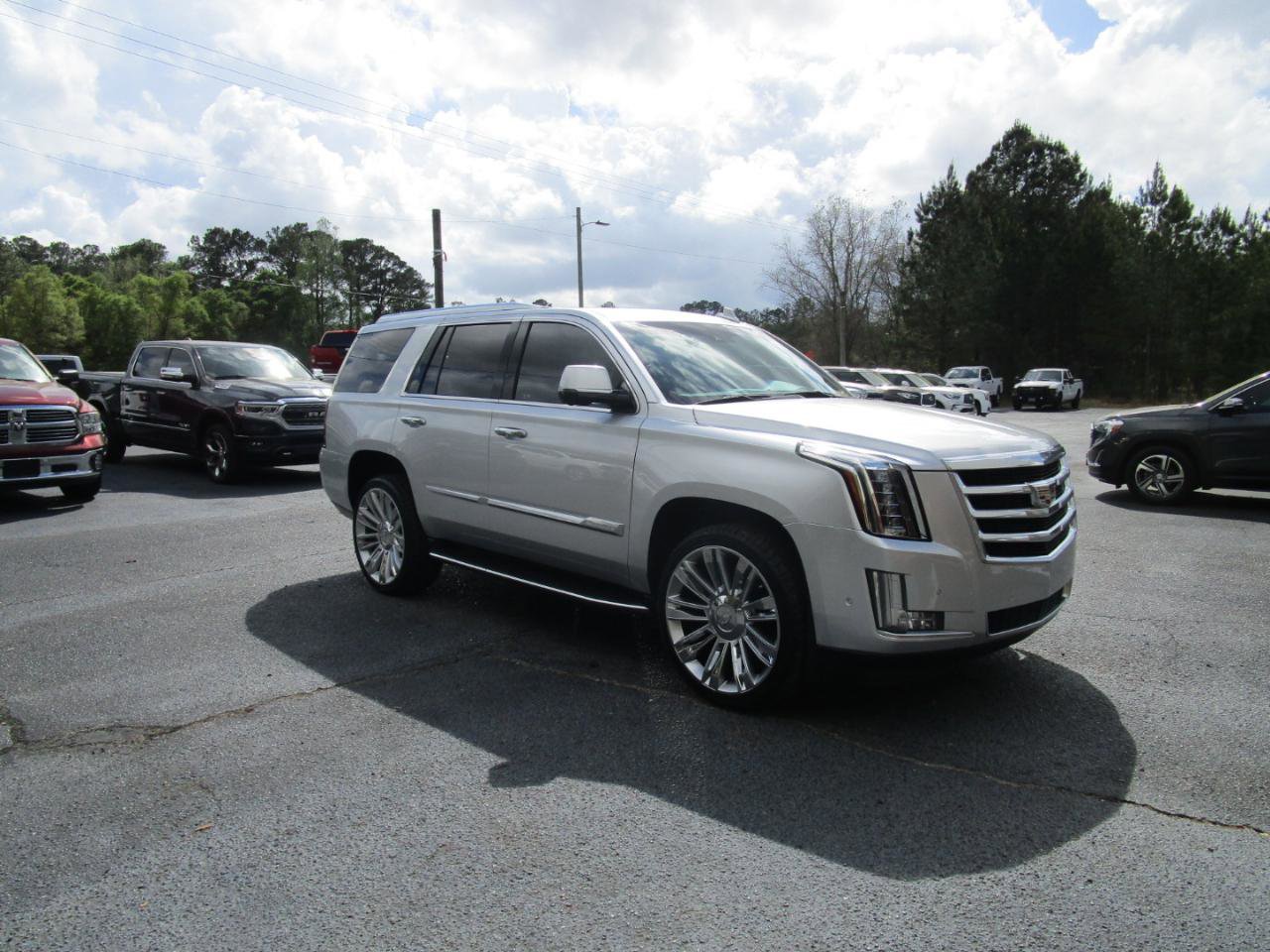Used 2020 Cadillac Escalade Luxury RWD image 5