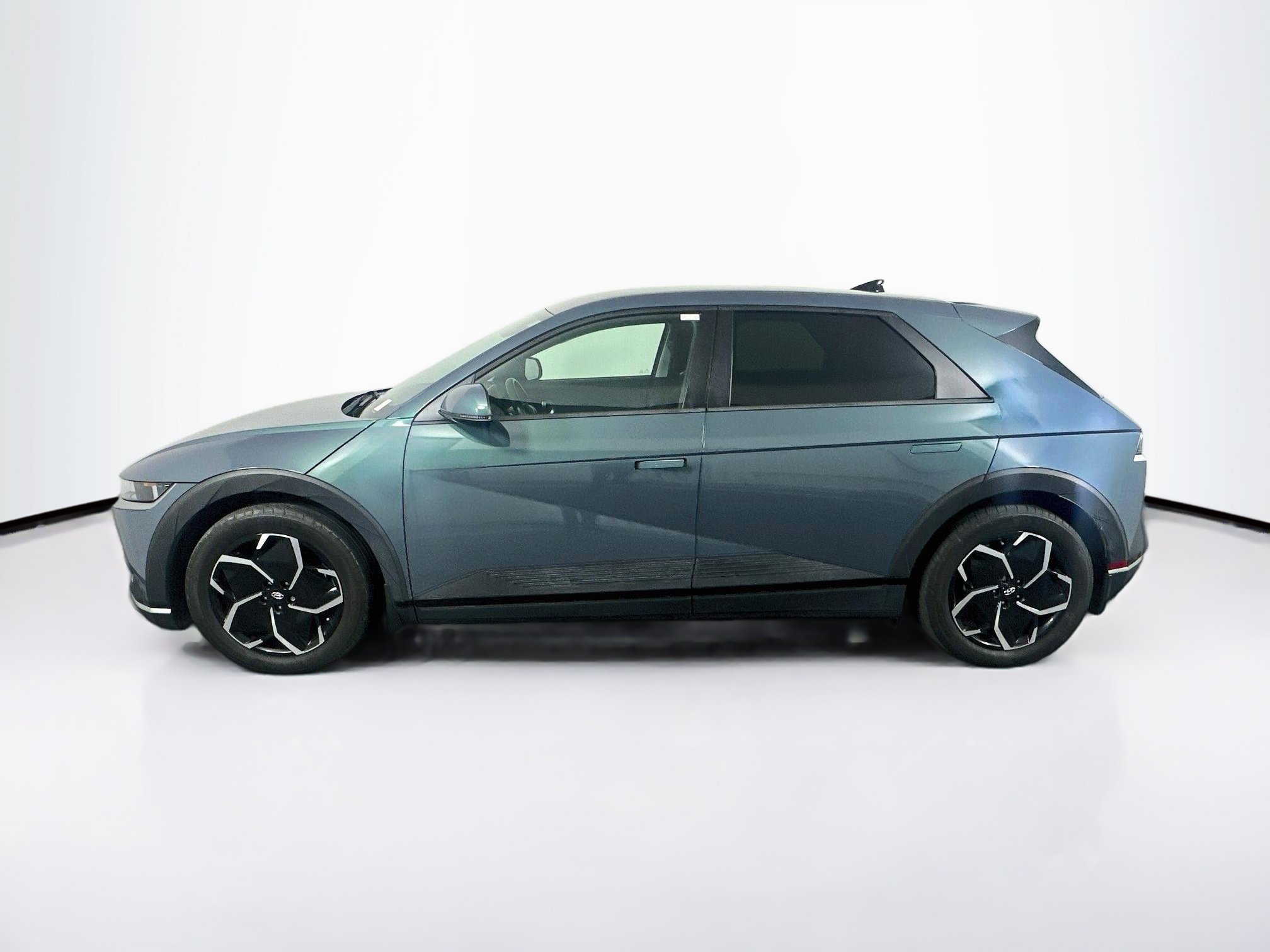 Used 2024 Hyundai Ioniq 5 SEL AWD/4WD image 4
