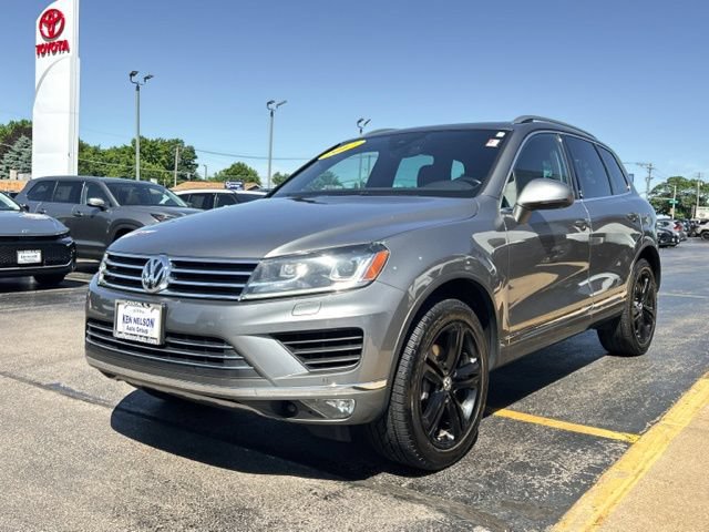 Used 2017 Volkswagen Touareg Wolfsburg Edition AWD/4WD image 5