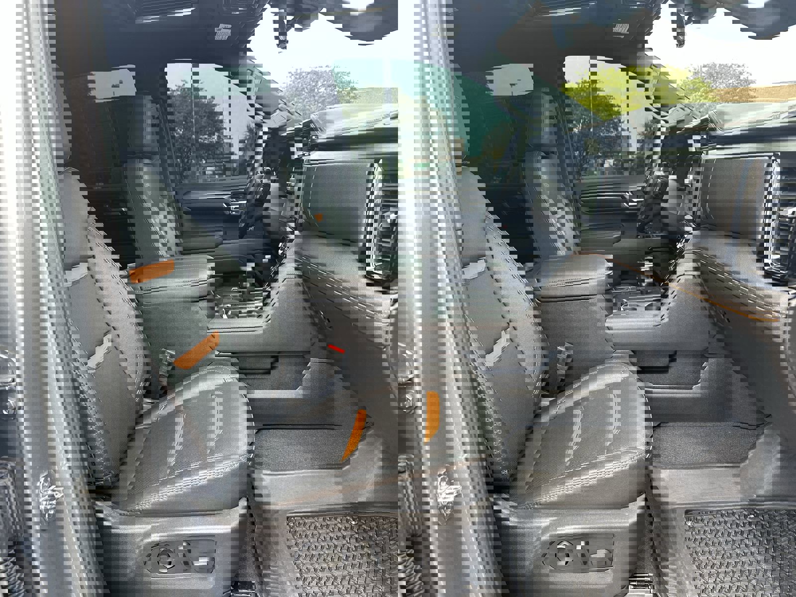 Used 2023 GMC Sierra 1500 AT4 w/ AT4 Premium Package AWD/4WD image 22