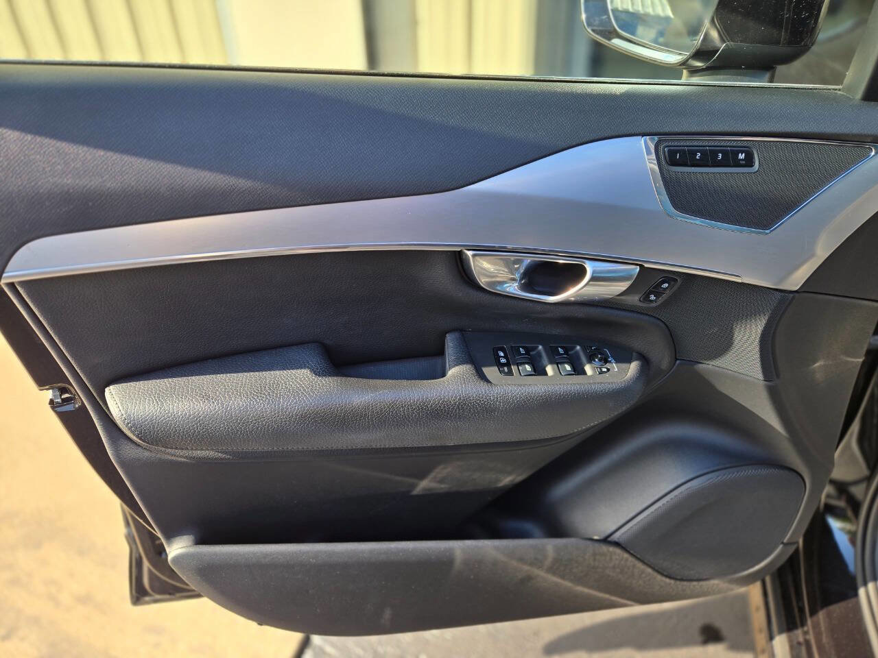 Used 2018 Volvo XC90 T5 Momentum image 12