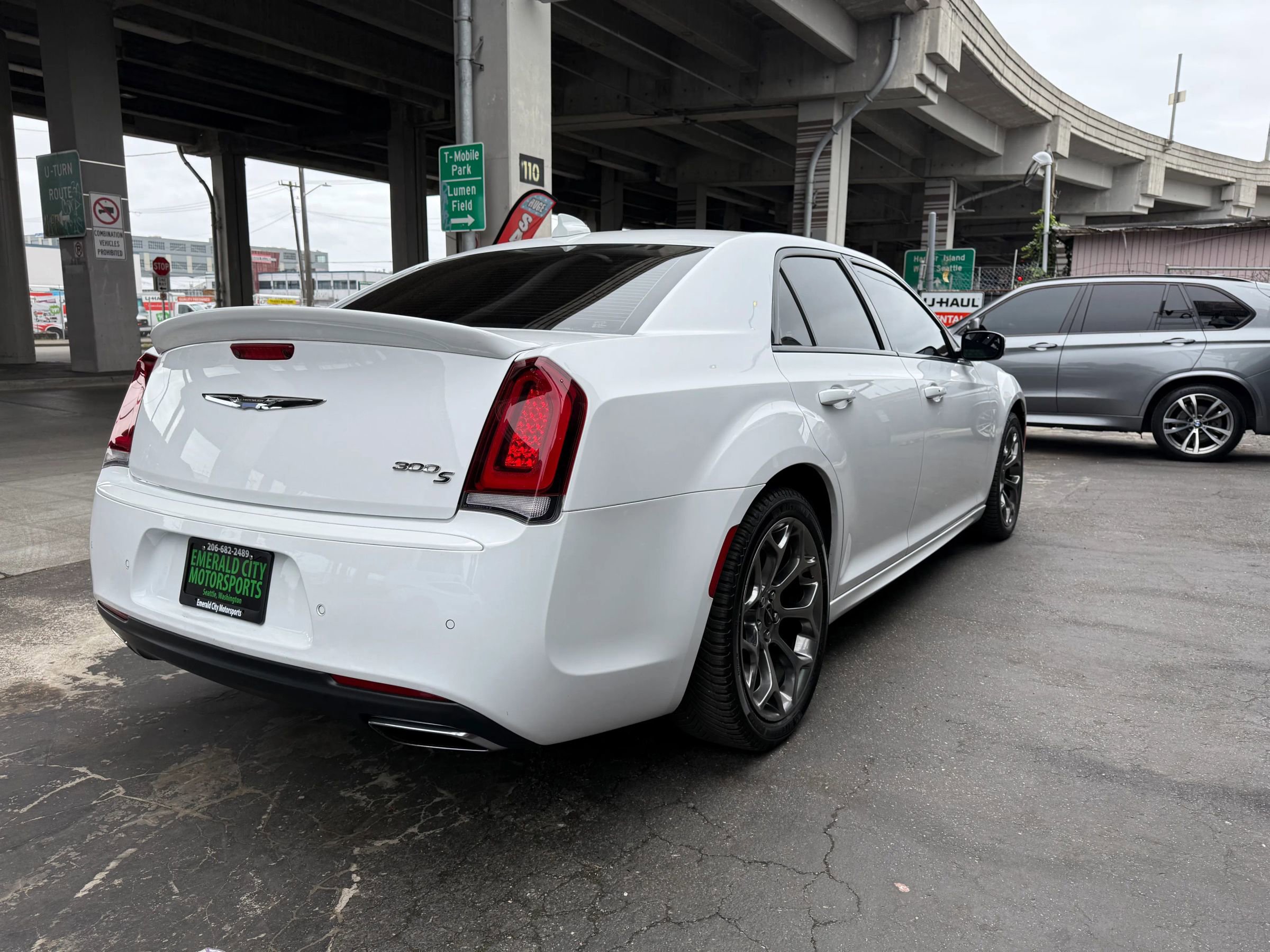 Used 2018 Chrysler 300 S w/ 300S Premium Group image 5