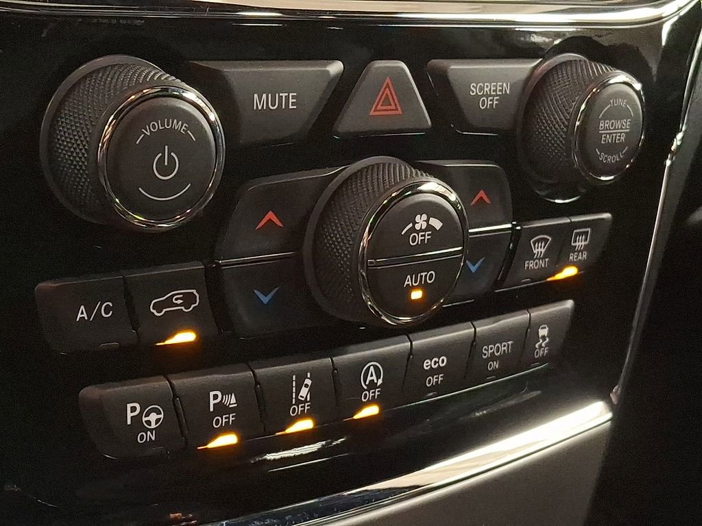 Used 2020 Jeep Grand Cherokee Trailhawk w/ Premium Lighting Group image 13