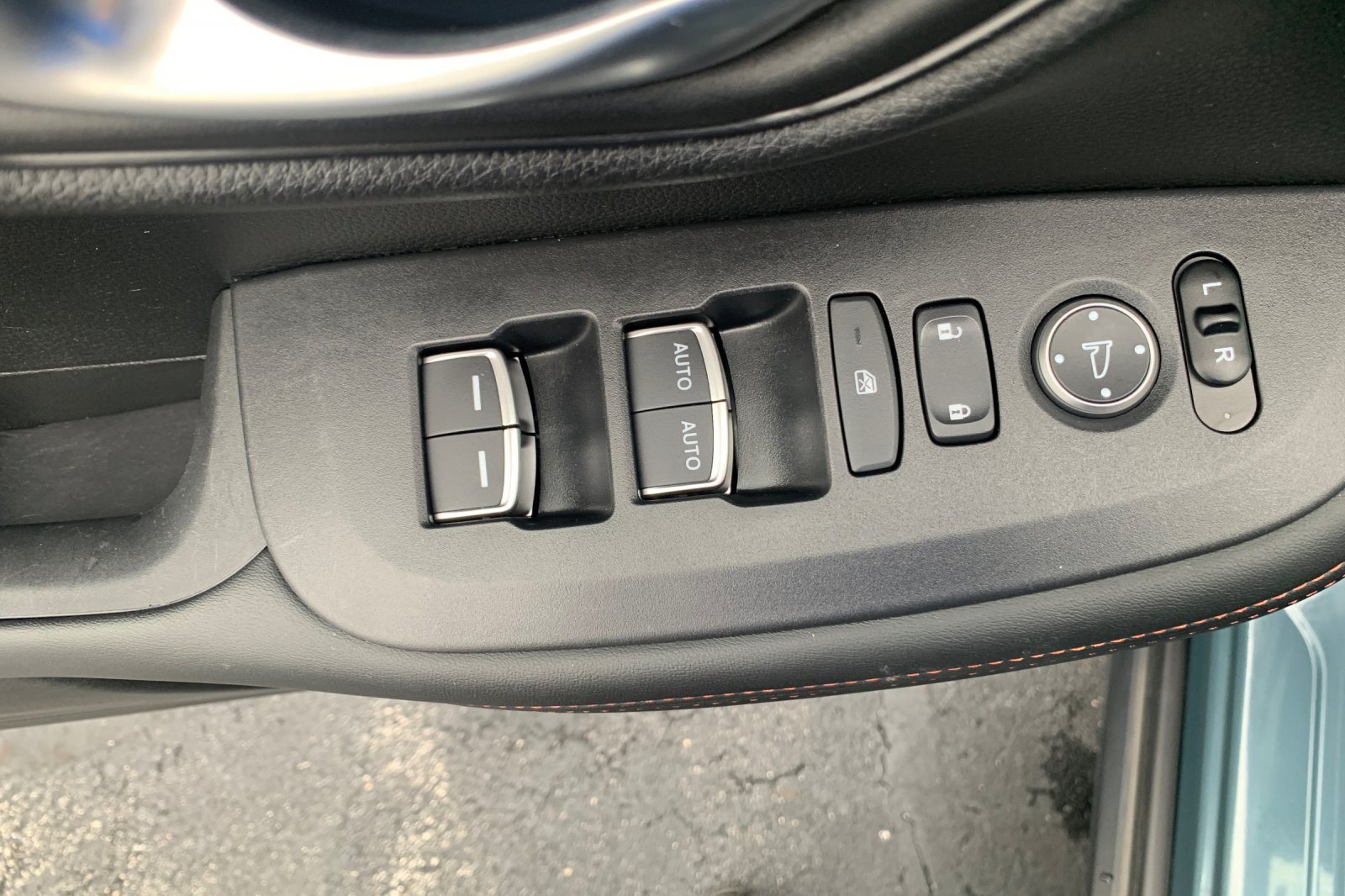 Used 2025 Honda HR-V Sport image 14