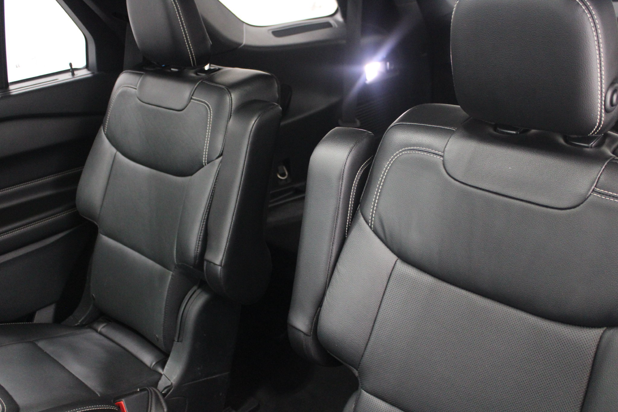 Used 2020 Ford Explorer ST w/ Premium Technology Package AWD/4WD image 17