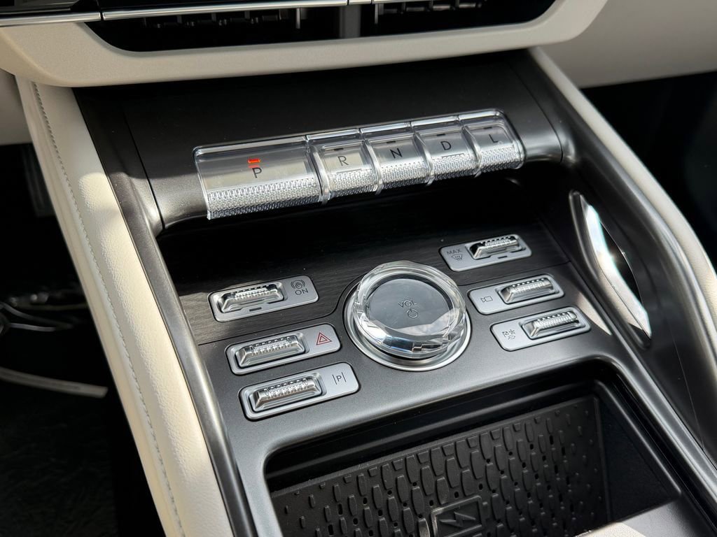New 2026 Lincoln Nautilus Reserve w/ Jet Appearance Package AWD/4WD image 15