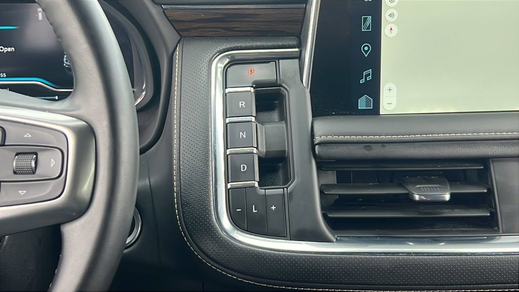 Used 2023 Chevrolet Suburban Premier image 28