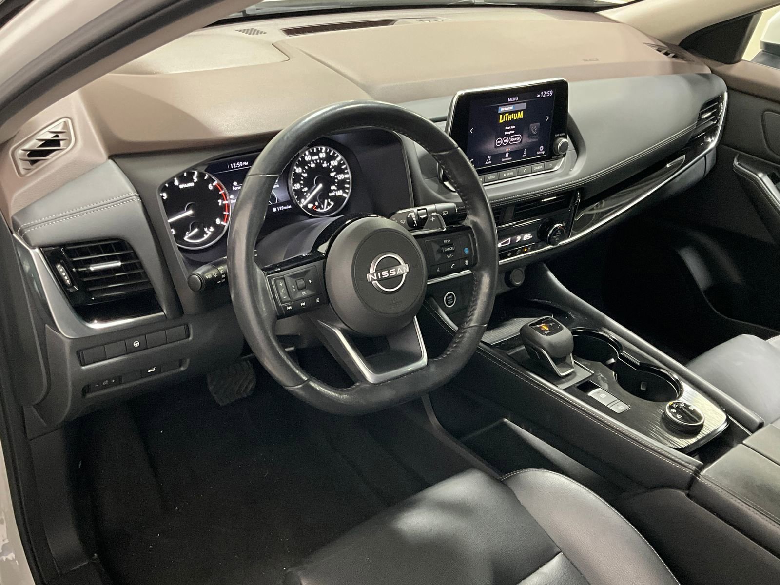 Used 2023 Nissan Rogue SL AWD/4WD image 13