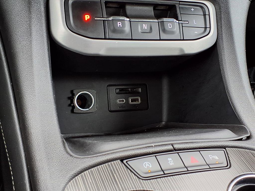 Used 2023 GMC Acadia SLT image 13