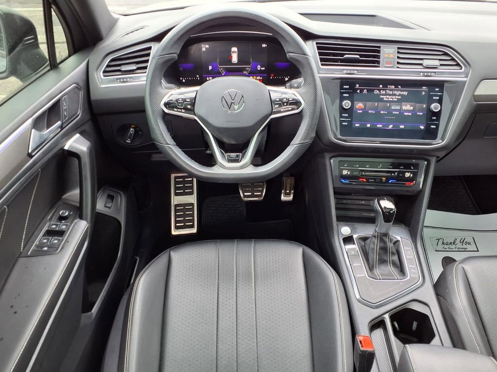 Used 2024 Volkswagen Tiguan SE R-Line FWD image 9