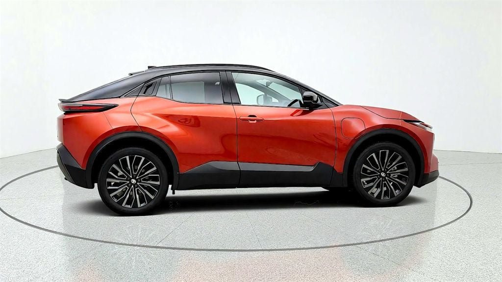 Used 2026 Toyota C-HR AWD/4WD image 4