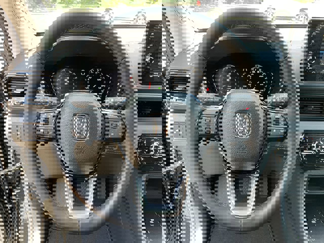 New 2025 Honda Pilot Touring image 11