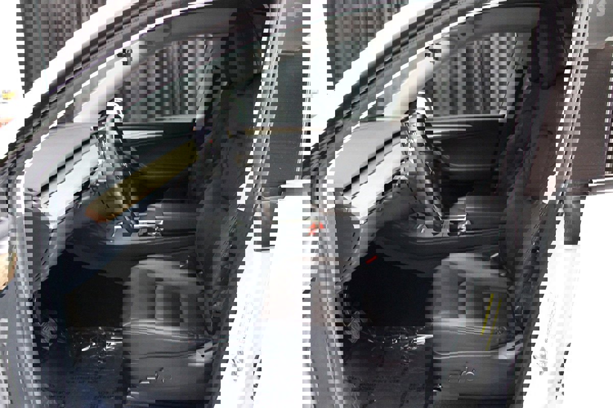 Used 2022 Tesla Model Y Long Range image 49