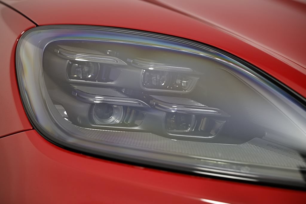 New 2026 Porsche Cayenne GTS AWD/4WD image 17