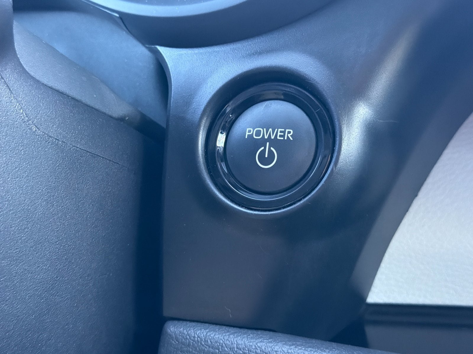 Used 2025 Toyota Sienna XLE FWD image 22