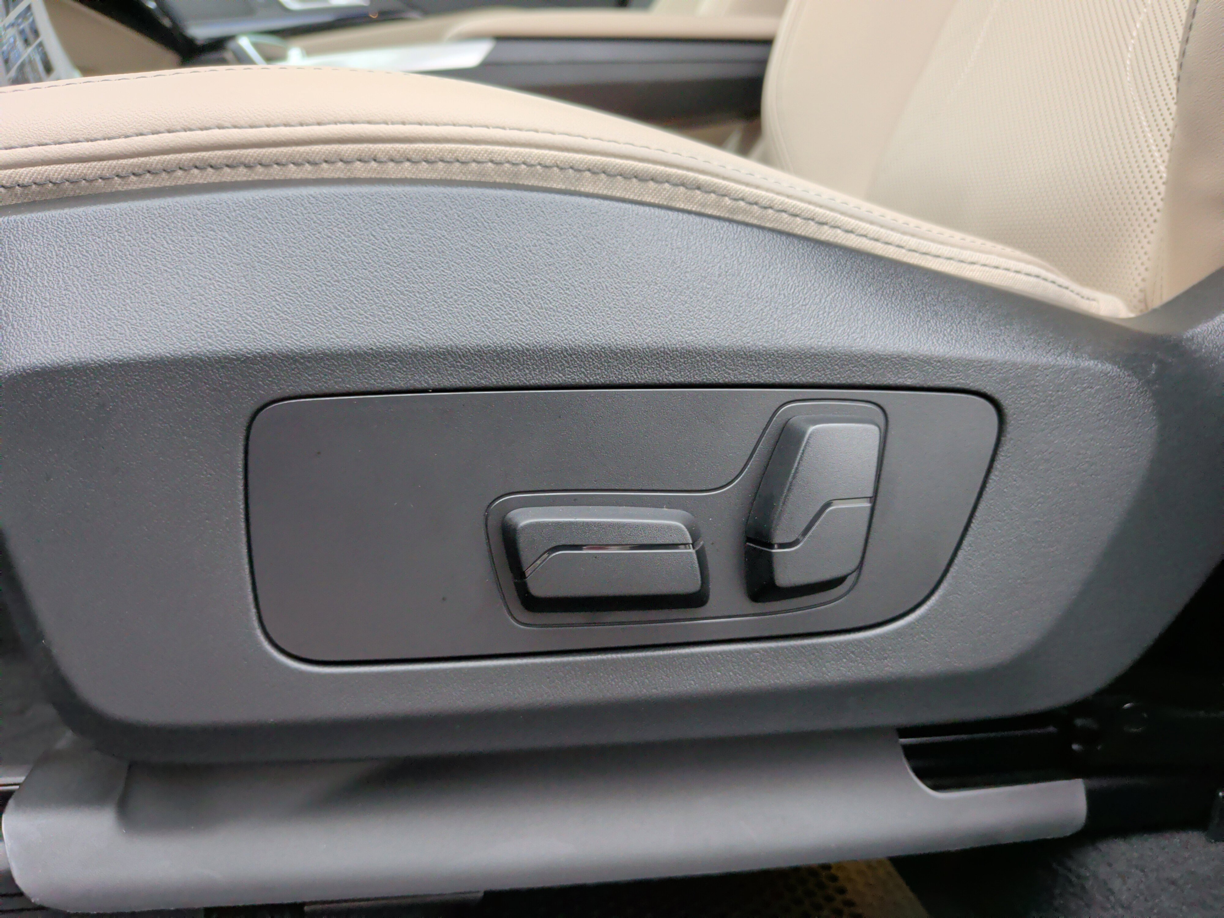 Certified 2023 BMW X1 xDrive28i w/ Convenience Package image 29