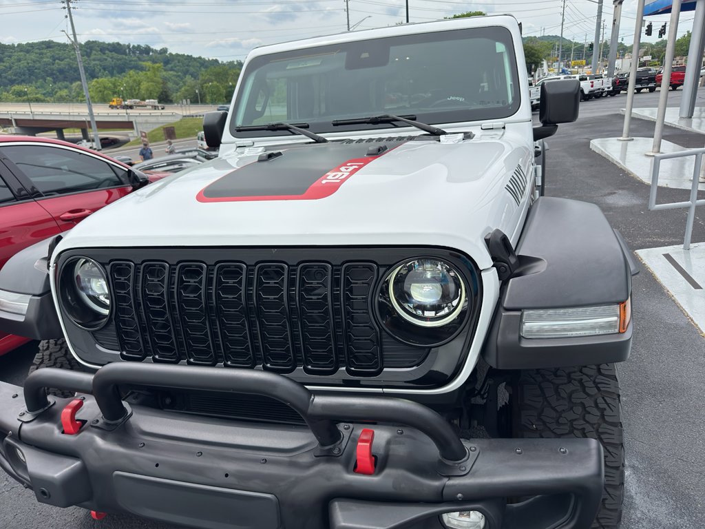 Used 2024 Jeep Wrangler Unlimited Sport AWD/4WD image 2