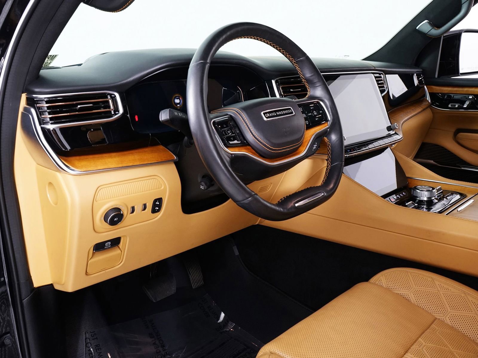 Used 2022 Jeep Grand Wagoneer Series III w/ Rear Seat Video Group 1 image 5