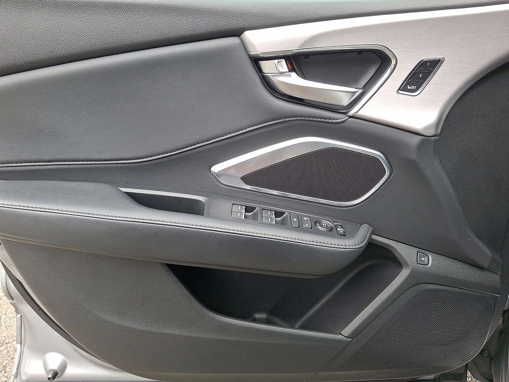 Used 2023 Acura RDX SH-AWD image 10