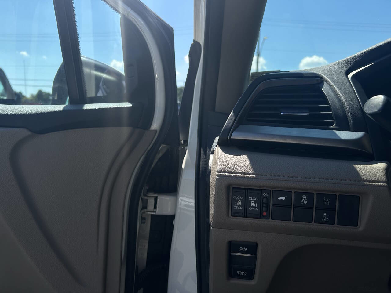 Used 2019 Honda Odyssey EX-L image 17