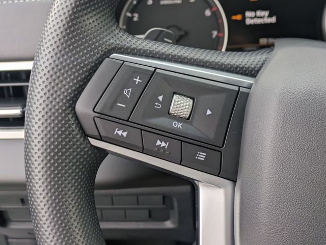 New 2025 Mitsubishi Outlander ES image 17