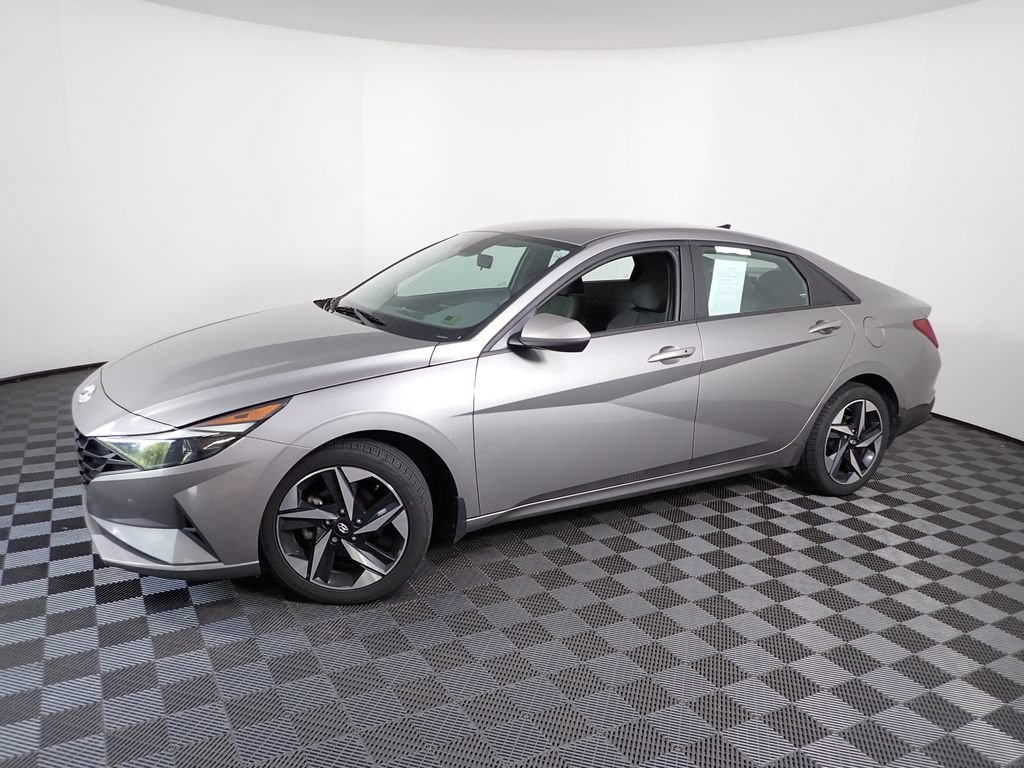 Used 2023 Hyundai Elantra SEL w/ Convenience Package FWD image 11