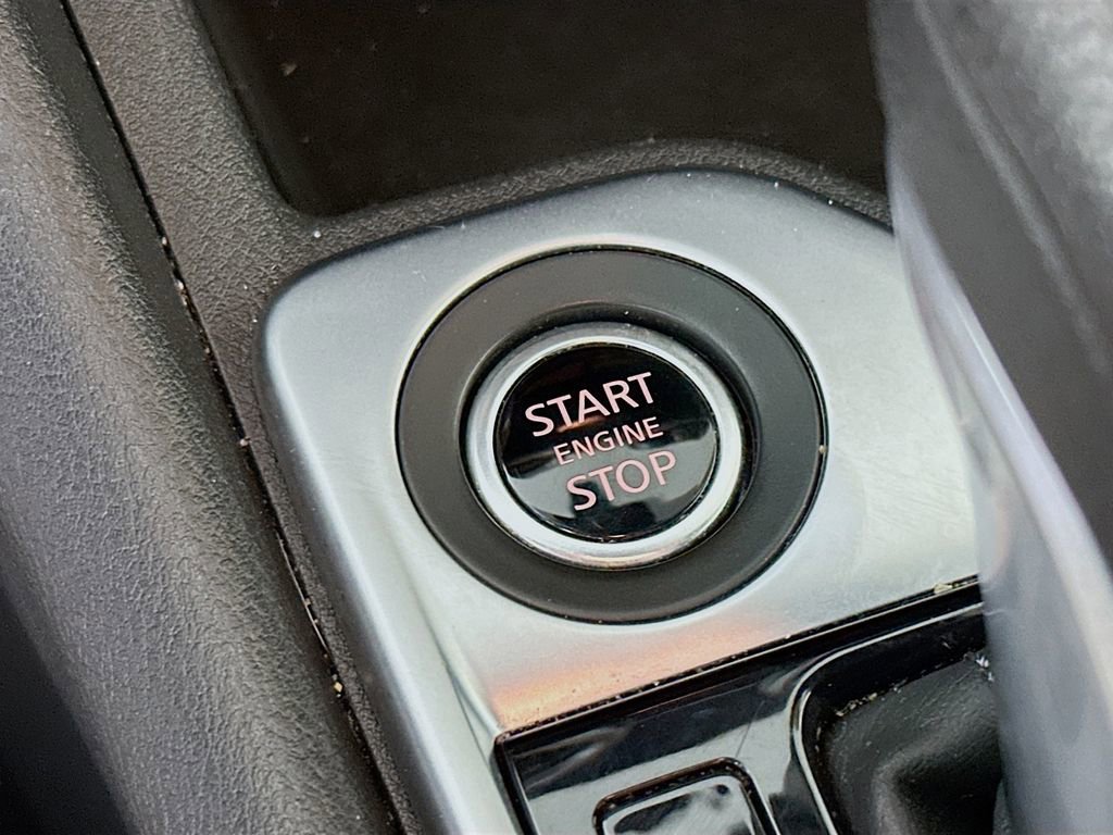 Used 2025 Nissan Sentra SV image 19