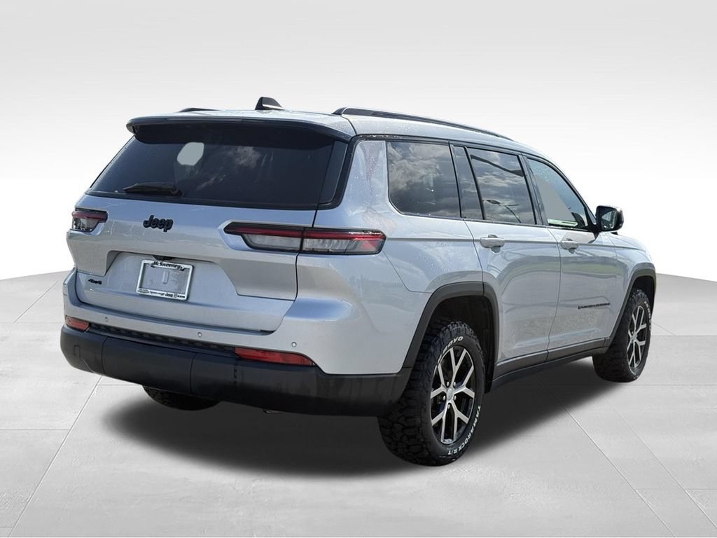 Used 2023 Jeep Grand Cherokee L Laredo AWD/4WD image 26