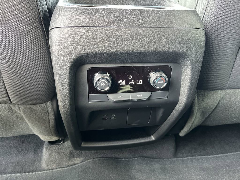 New 2025 Chevrolet Traverse LT image 22