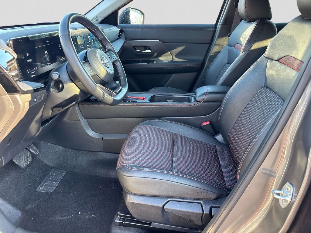 Certified 2026 Nissan Kicks SR w/ Cold Weather Package AWD/4WD image 9