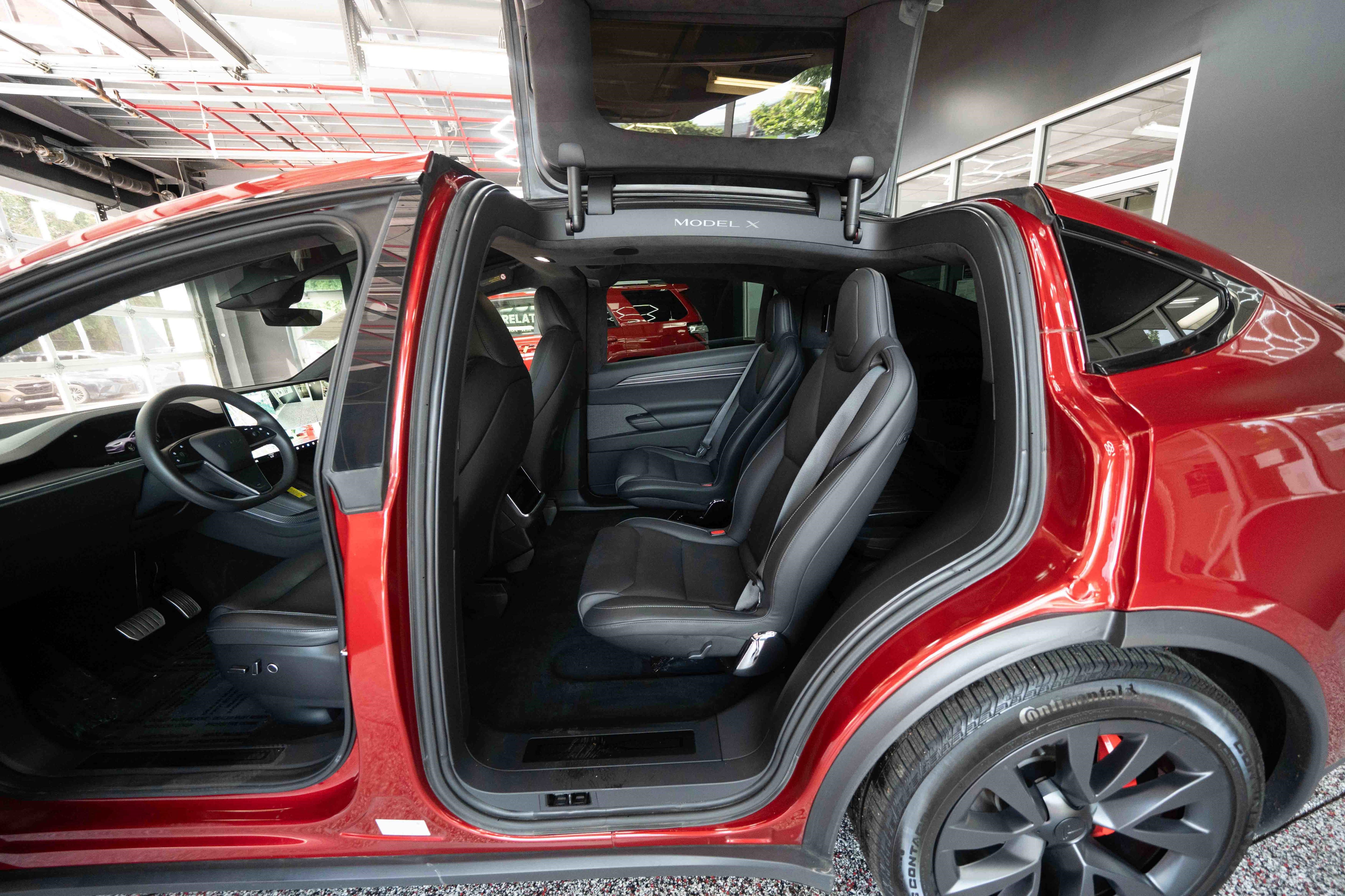 Used 2023 Tesla Model X Plaid image 24