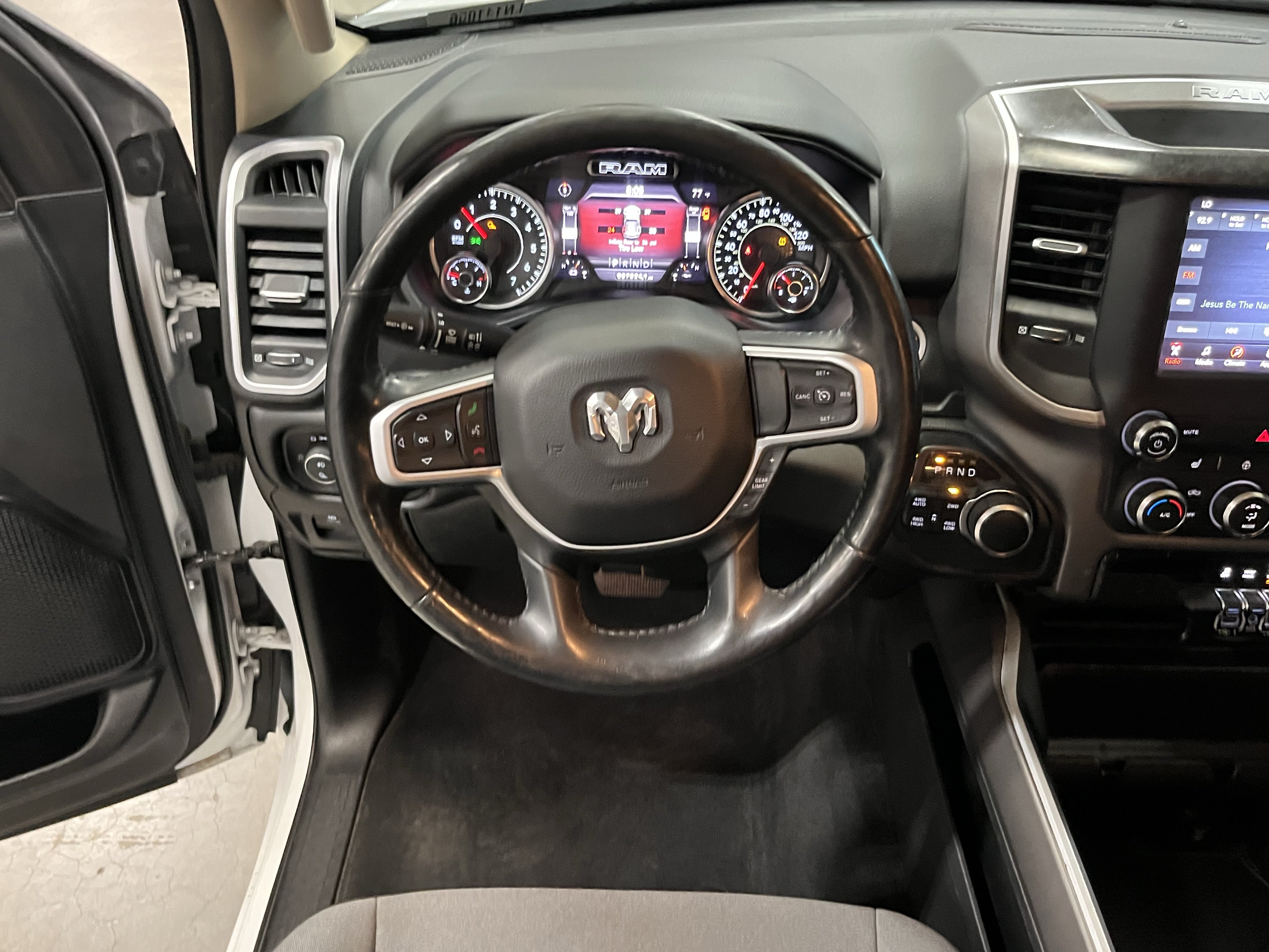 Used 2020 RAM 1500 Big Horn AWD/4WD image 18