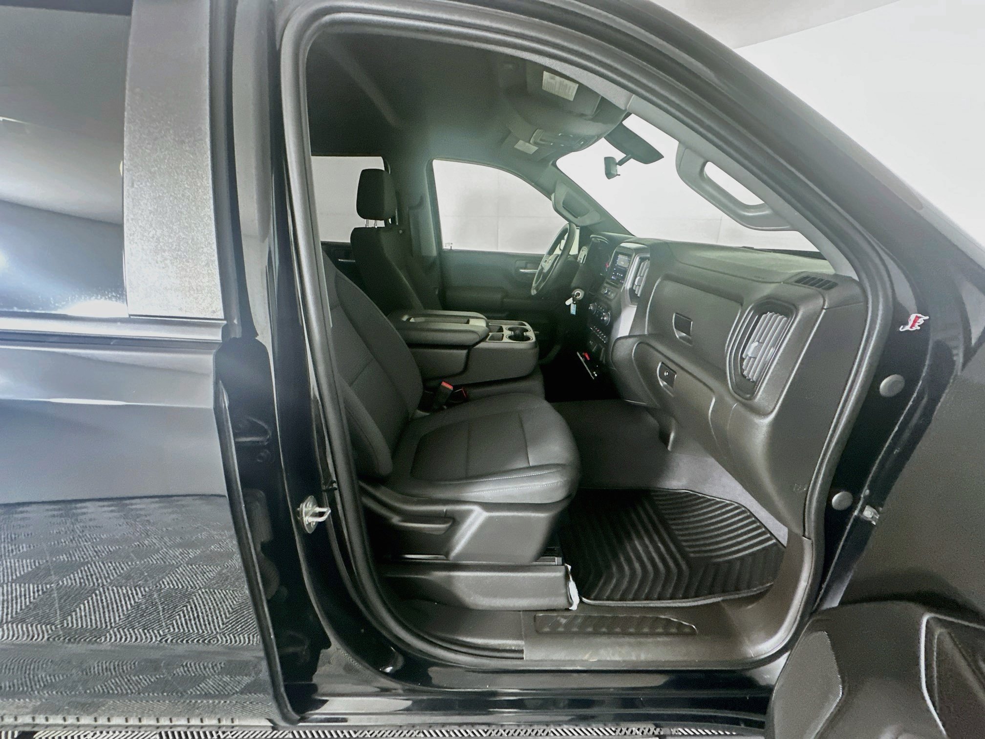 Used 2021 Chevrolet Silverado 1500 Custom RWD image 28