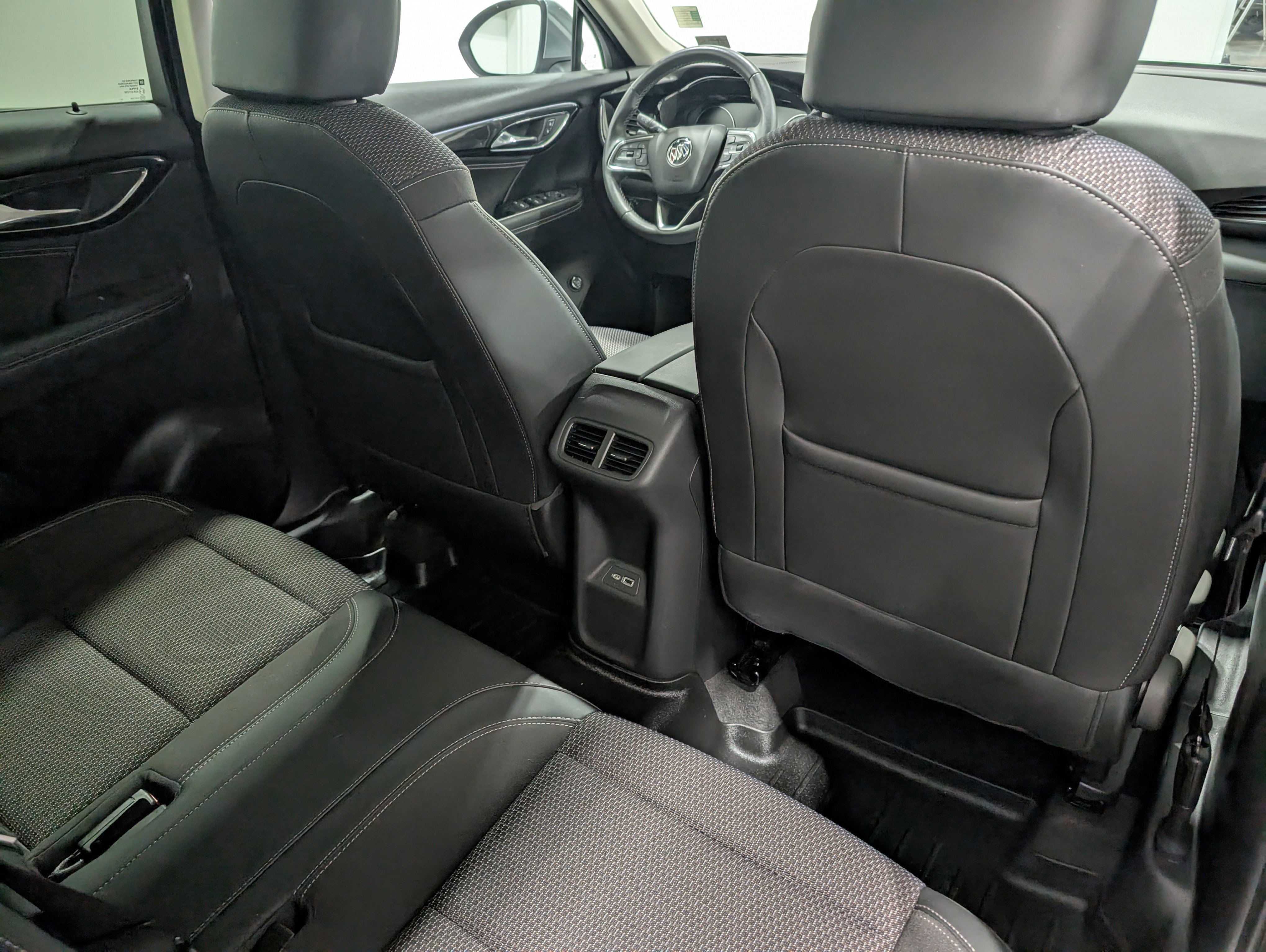 Used 2023 Buick Envision Preferred image 19