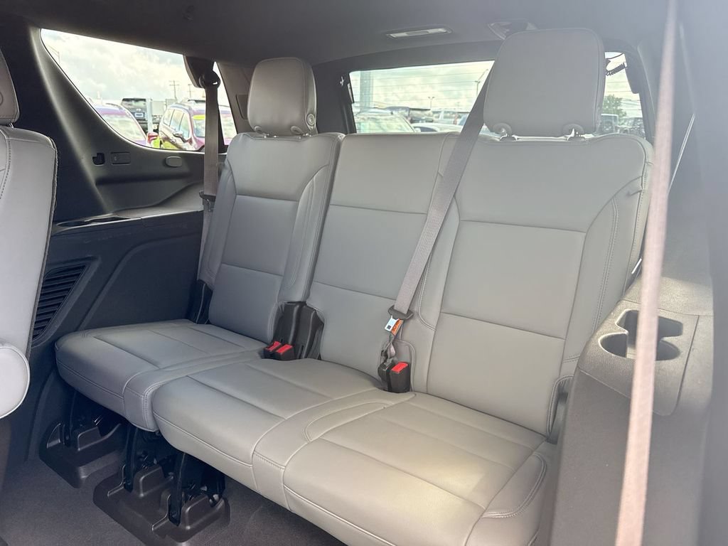 Used 2021 Chevrolet Tahoe Z71 w/ Luxury Package AWD/4WD image 20