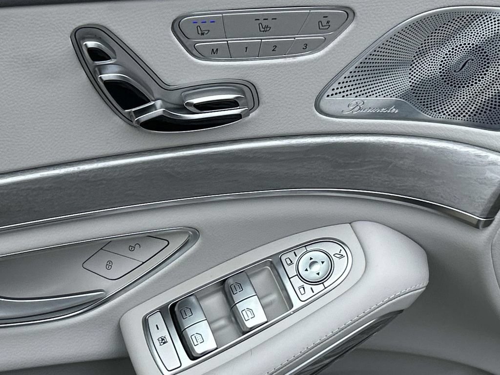 Used 2017 Mercedes-Benz S 550 Sedan image 17
