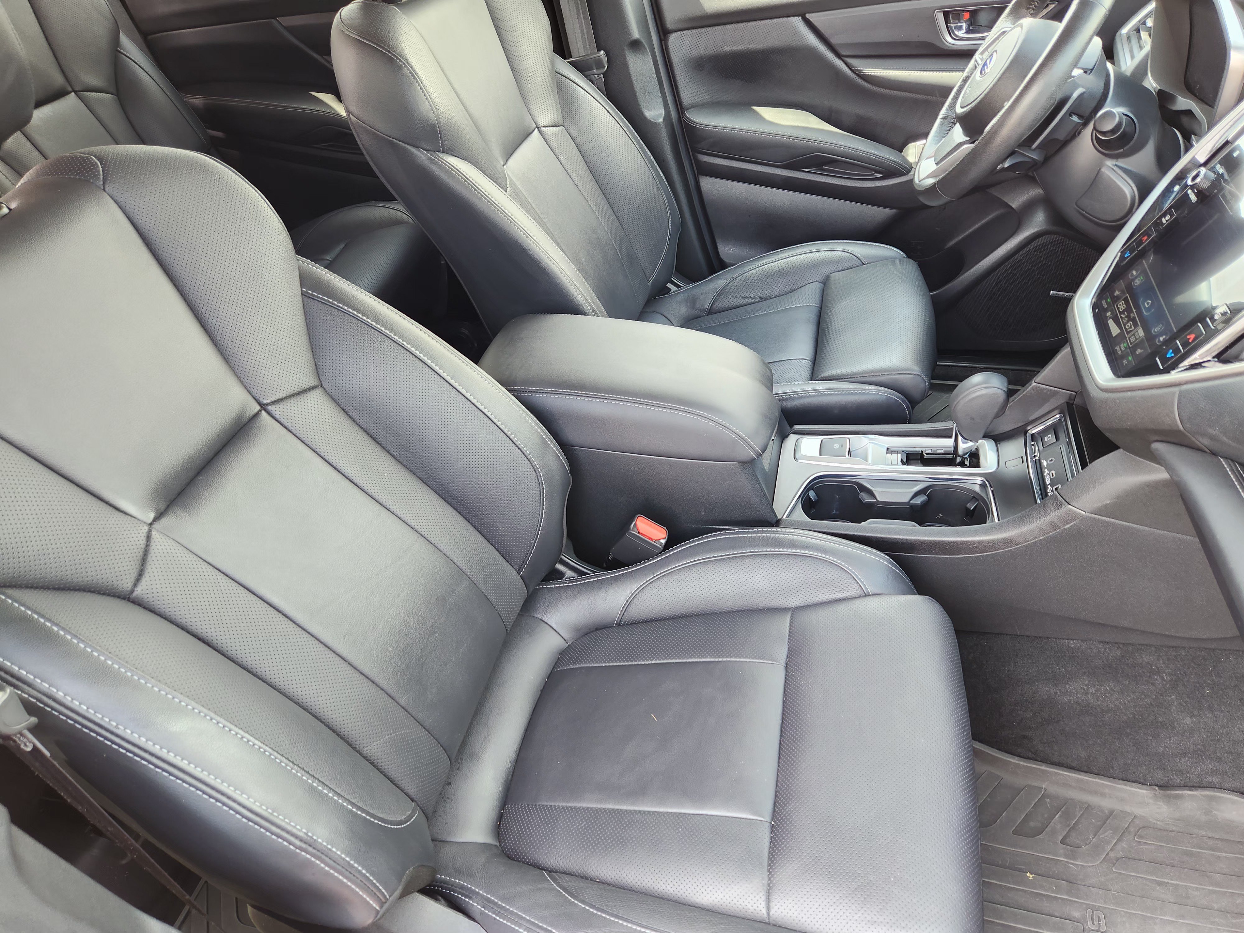 Used 2024 Subaru Ascent Limited w/ Technology Package AWD/4WD image 13