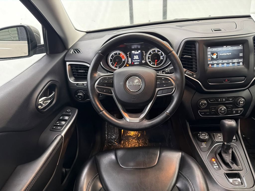 Used 2019 Jeep Cherokee Latitude Plus w/ Comfort/Convenience Group image 24
