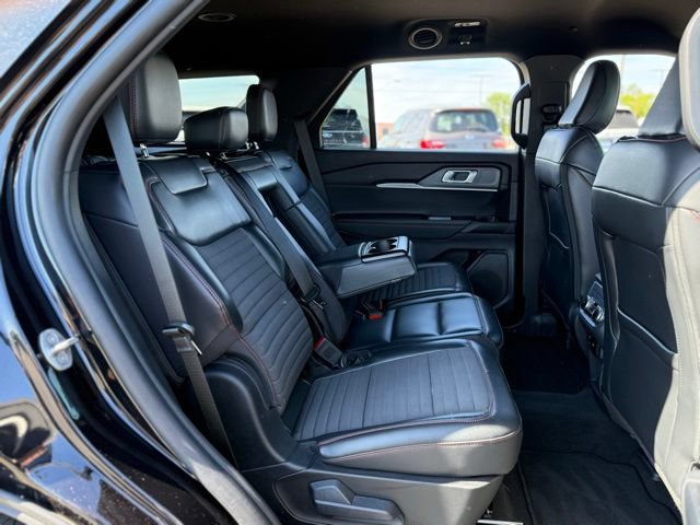 Used 2025 Ford Explorer ST-Line w/ ST-Line Street Pack AWD/4WD image 20