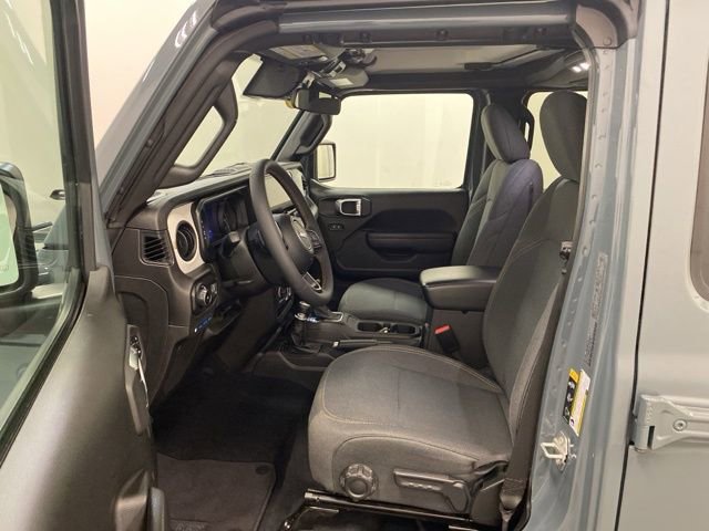 Used 2024 Jeep Wrangler Unlimited w/ Convenience Group AWD/4WD image 9