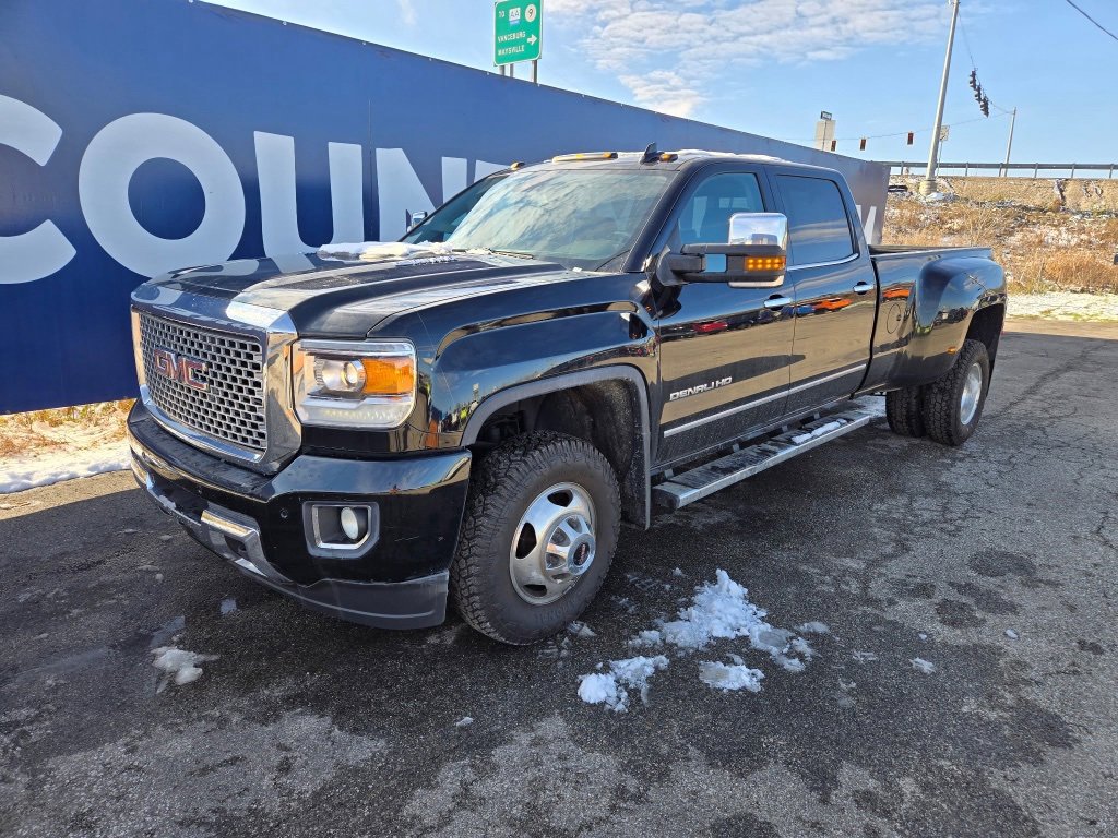 Used 2015 GMC Sierra 3500 Denali image 3