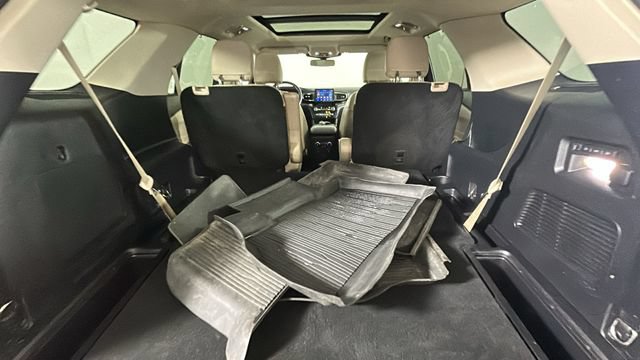 Used 2022 Ford Explorer Limited w/ Equipment Group 301A AWD/4WD image 29