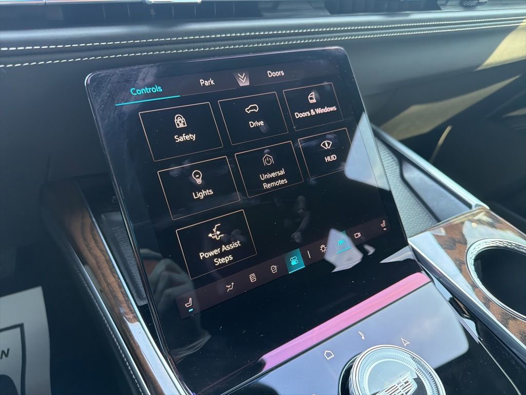 Used 2025 Cadillac Escalade ESV Sport Platinum image 34