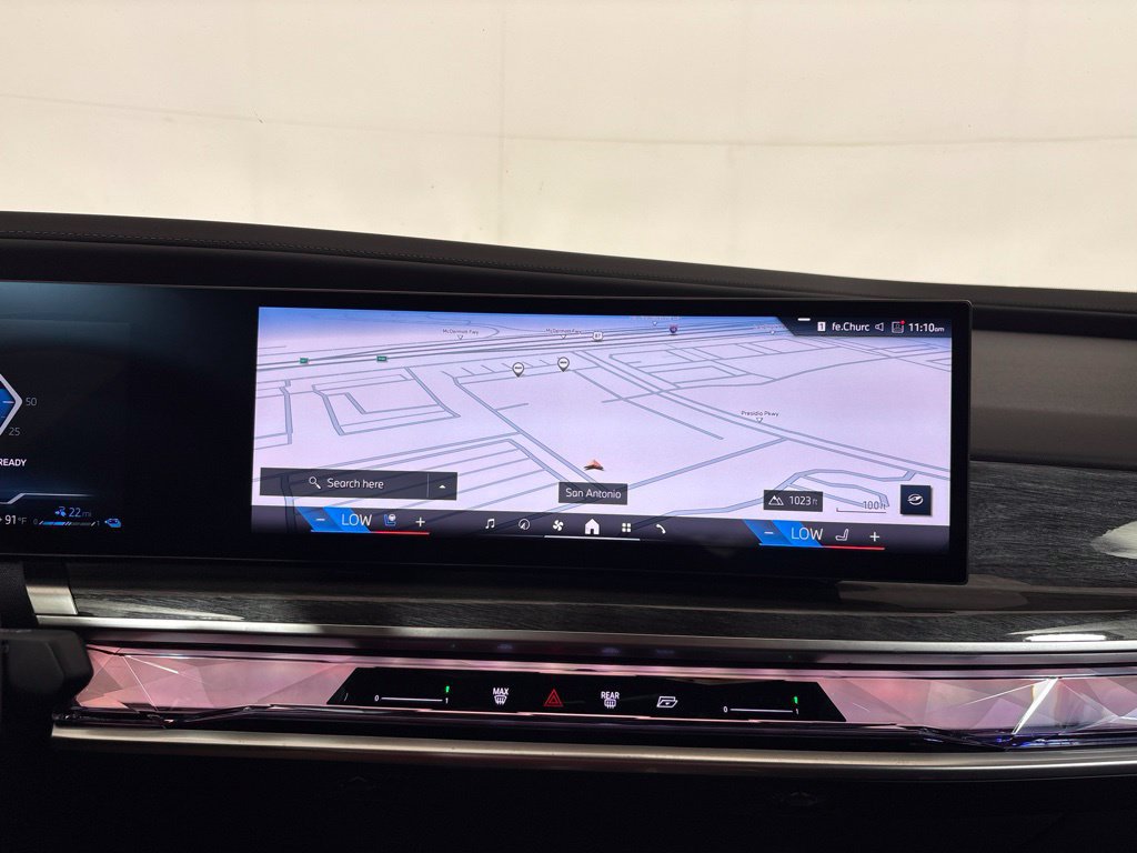 Certified 2025 BMW 750e xDrive AWD/4WD image 13
