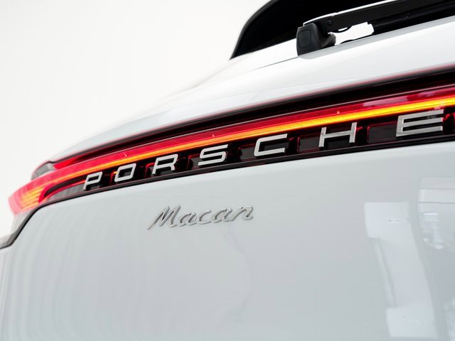Used 2025 Porsche Macan image 31