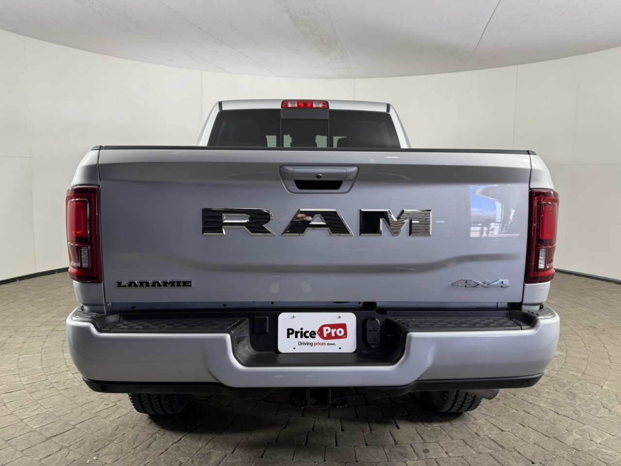 Used 2026 RAM 2500 Laramie AWD/4WD image 7