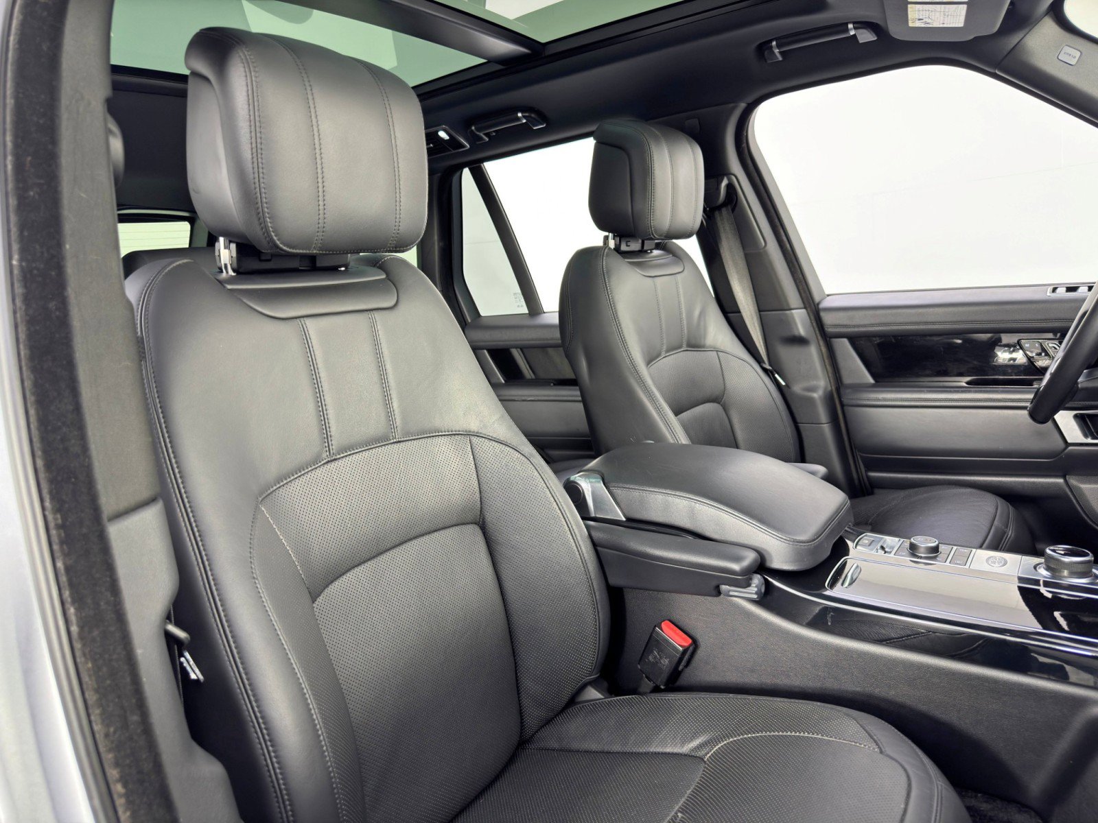 Used 2020 Land Rover Range Rover HSE image 46