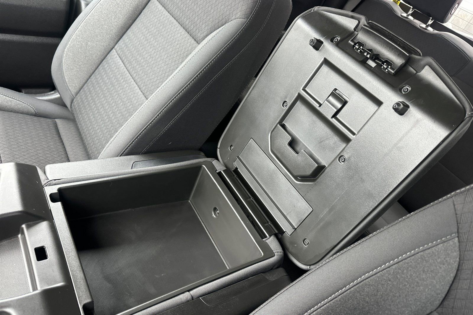 Used 2025 Chevrolet Silverado 1500 Custom image 32